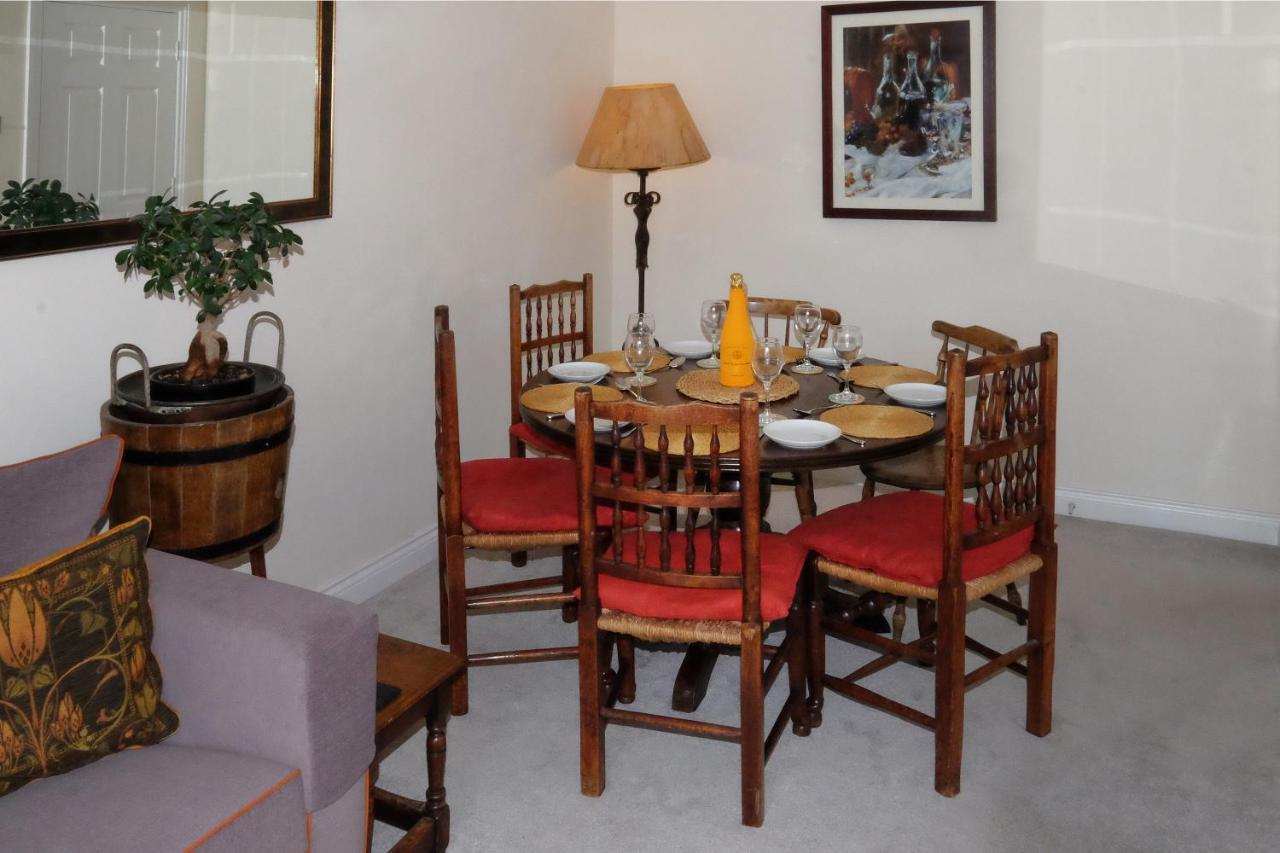 47 Wetherby Way, 3 Bedrooms, Sleeps 6, Easy Walk To Town, Parking, Self Catering, Great View Stratford-upon-Avon Dış mekan fotoğraf